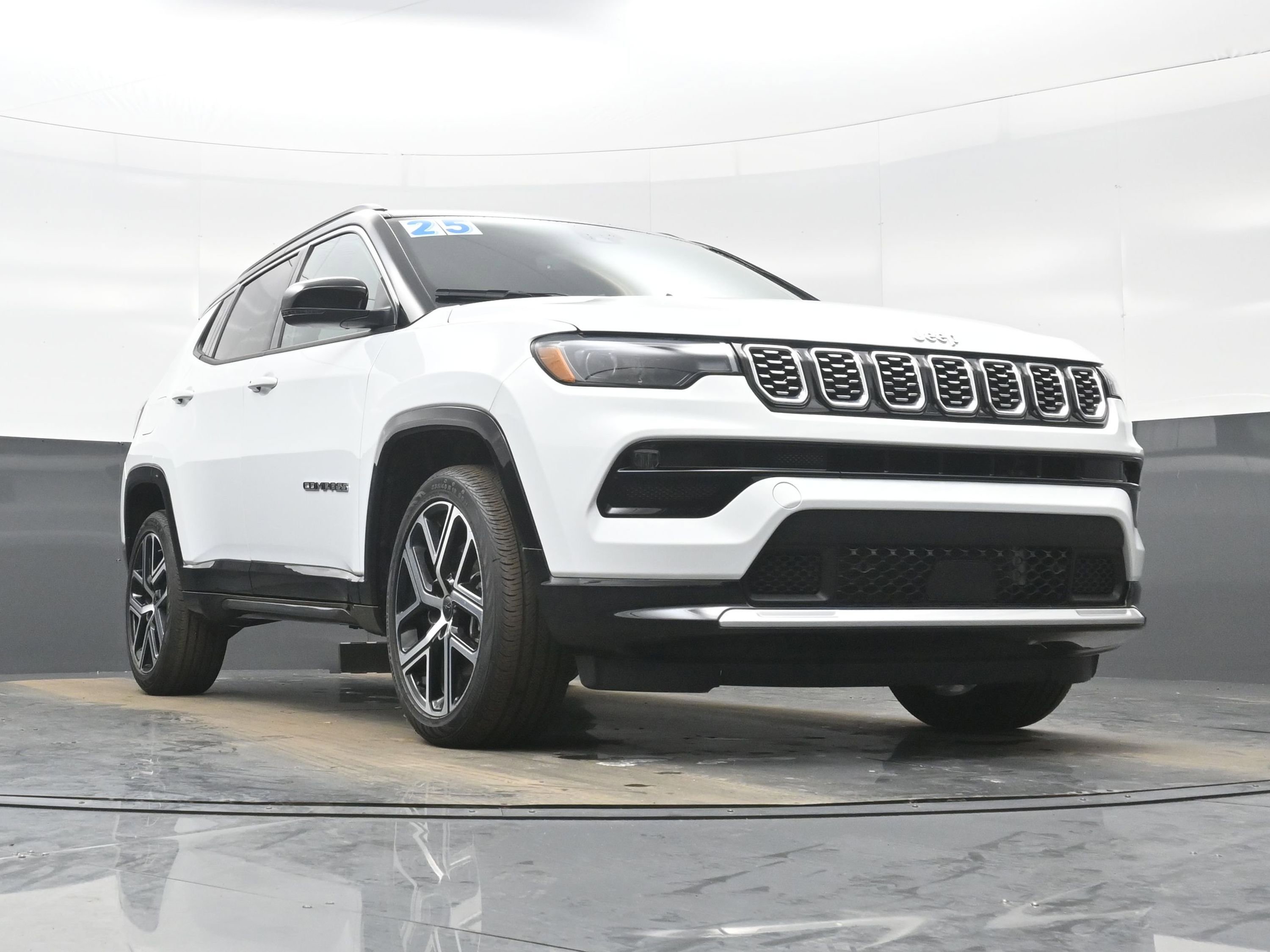 Used 2025 Jeep Compass Limited w/ Elite Group image 31