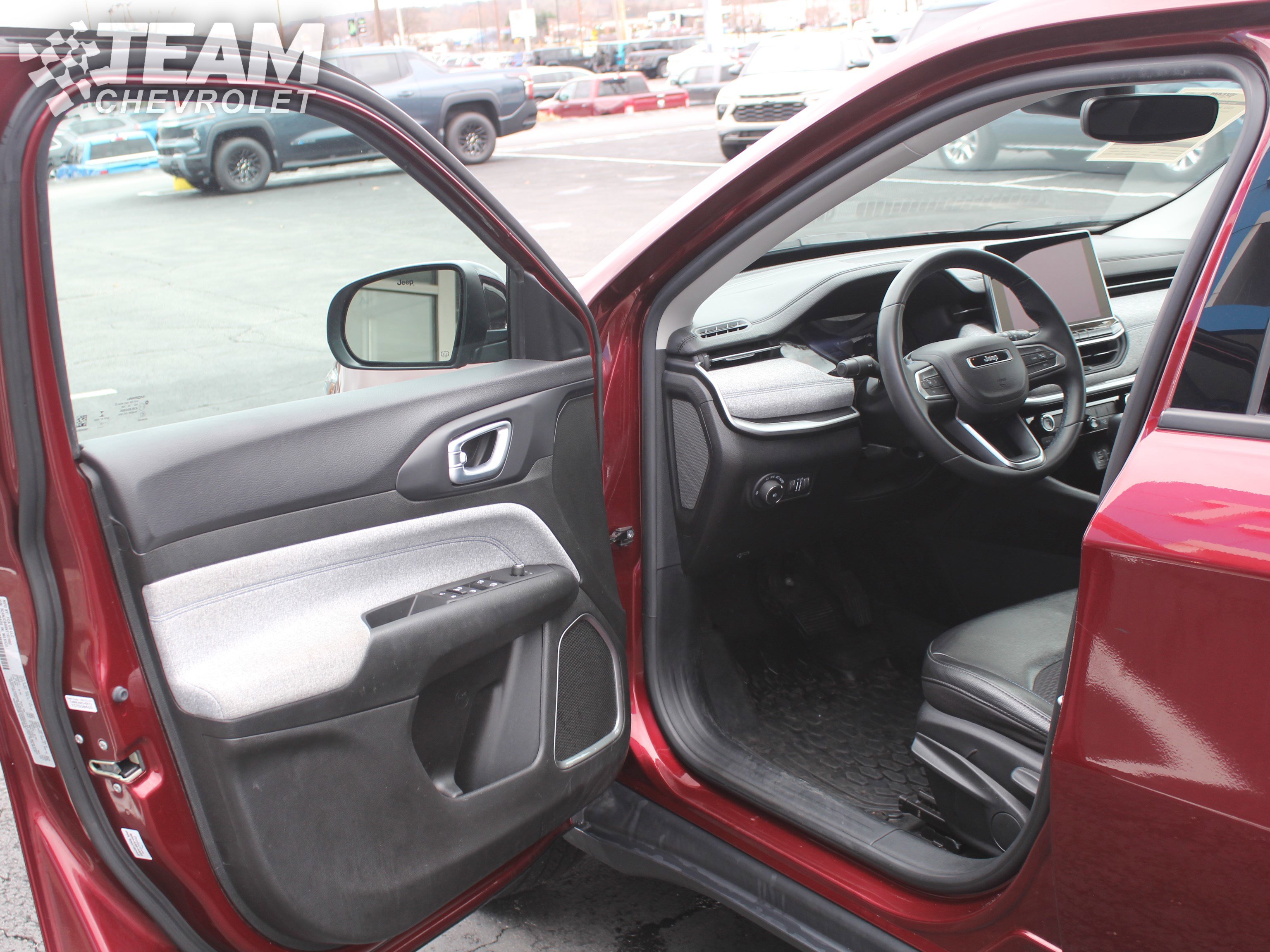 Used 2022 Jeep Compass Latitude image 10