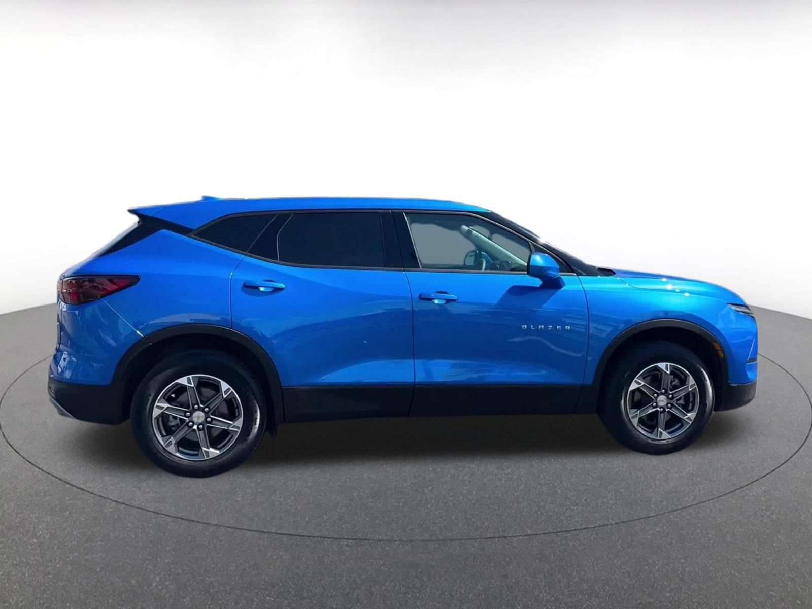 Used 2025 Chevrolet Blazer LT FWD image 15