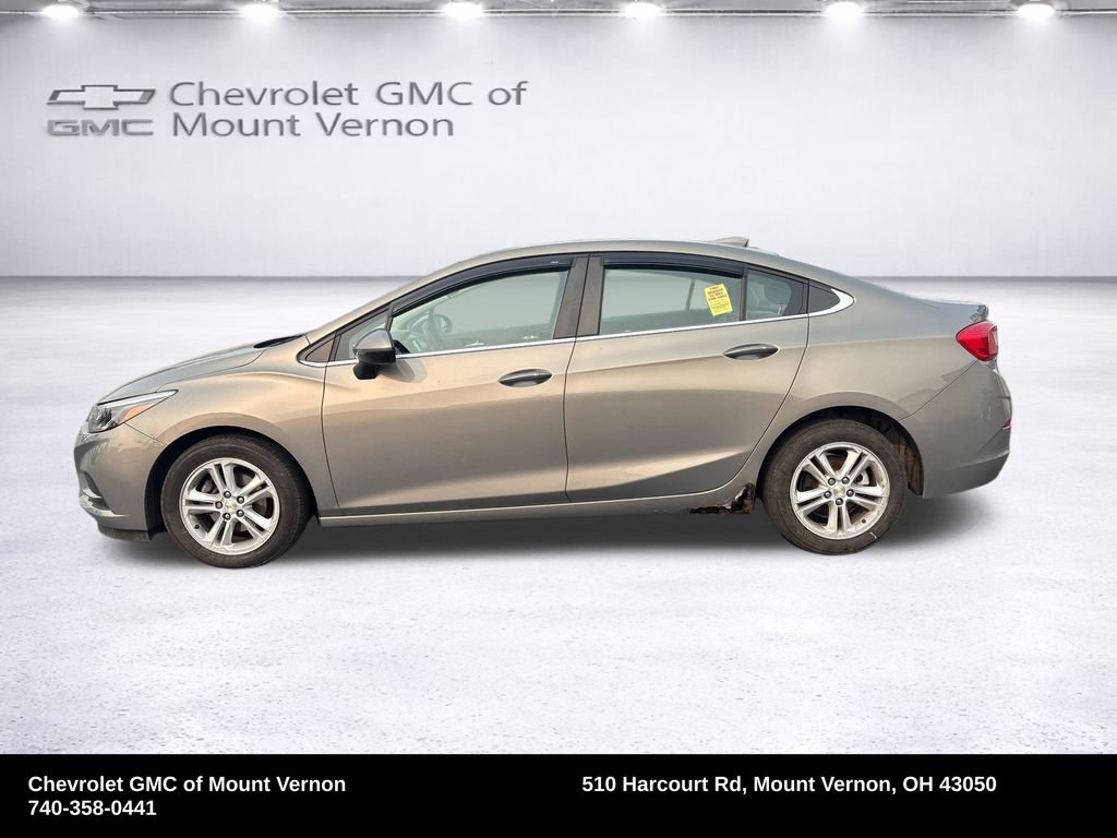 Used 2017 Chevrolet Cruze LT w/ Convenience Package FWD image 2