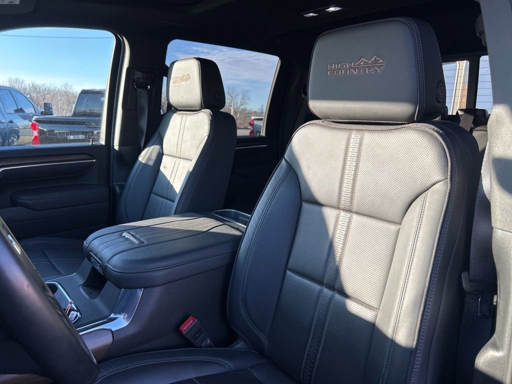 Used 2025 Chevrolet Silverado 2500 High Country w/ Technology Package image 18