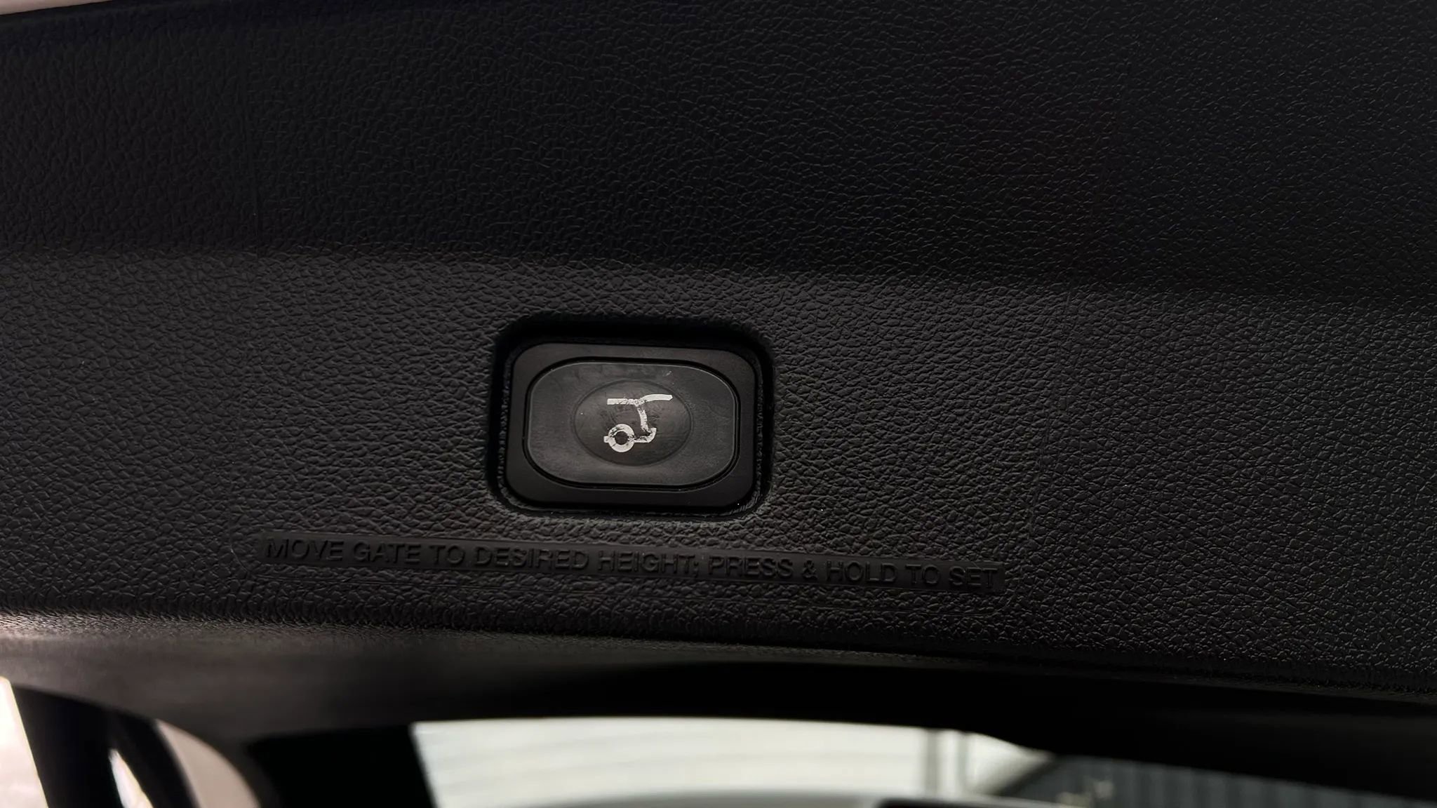 Used 2017 Ford Explorer XLT w/ Equipment Group 202A image 24