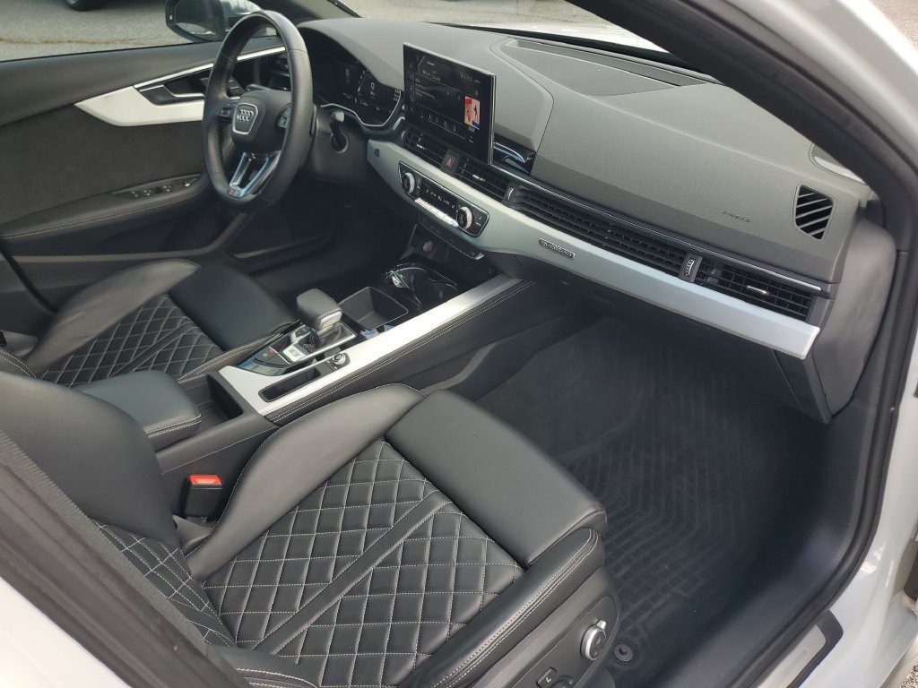 Used 2021 Audi S4 Premium Plus w/ Premium Plus Package AWD/4WD image 4