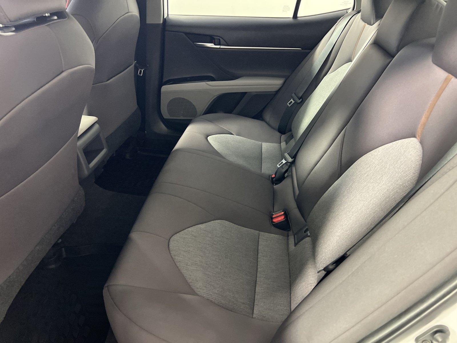 Used 2019 Toyota Camry LE FWD image 22