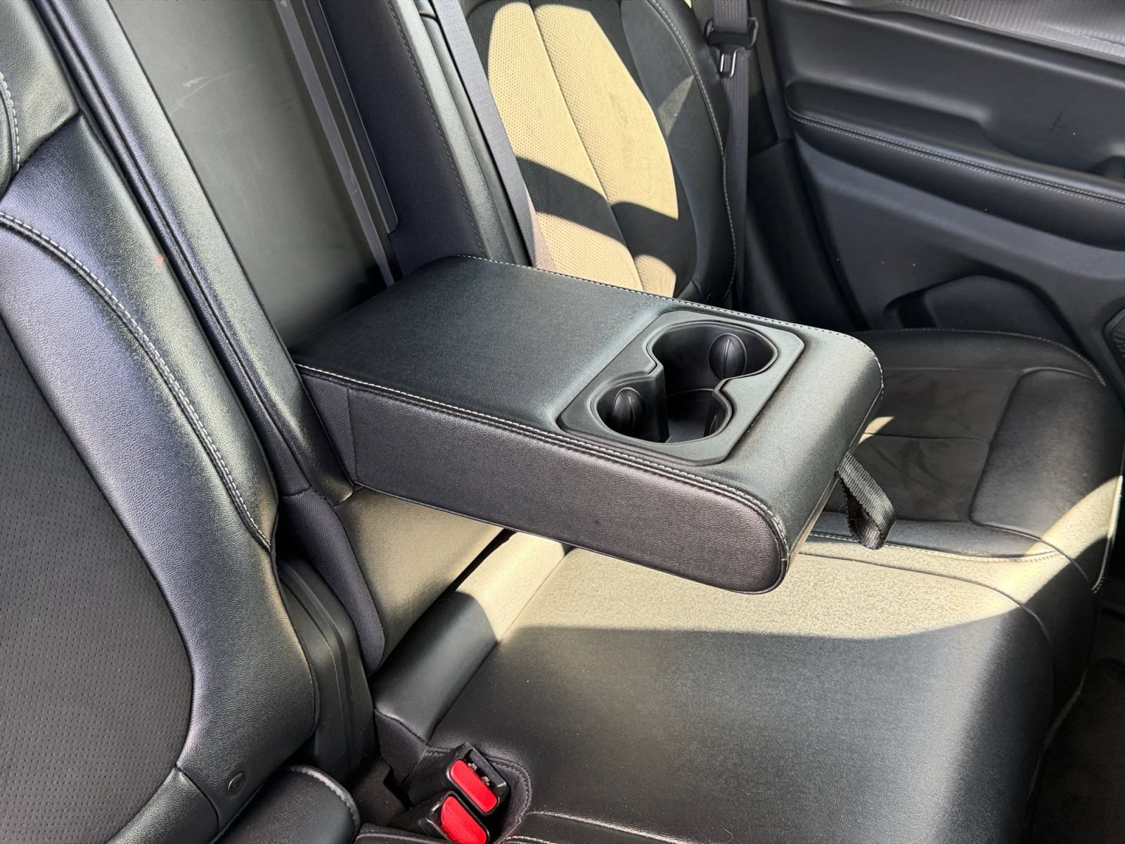 Used 2024 Jeep Grand Cherokee Altitude AWD/4WD image 18