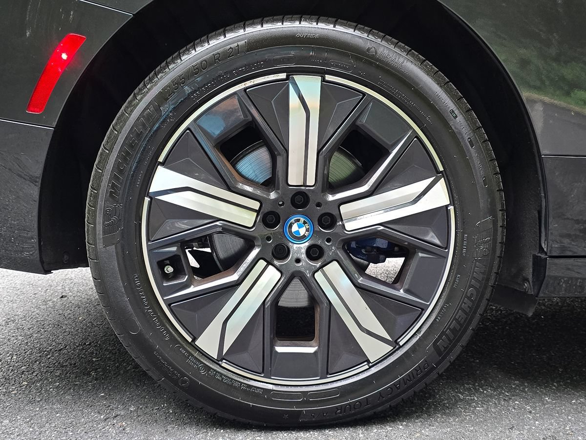 Used 2024 BMW iX xDrive50 w/ Sport Package AWD/4WD image 62