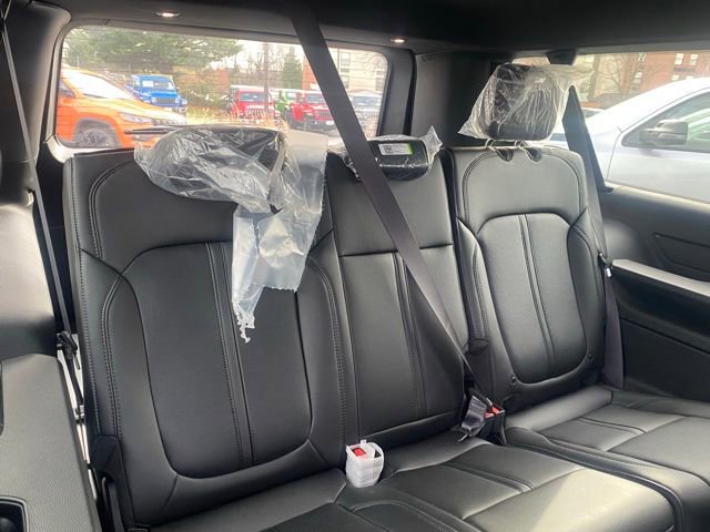 New 2024 Jeep Wagoneer L 4WD w/ Convenience Group I image 33