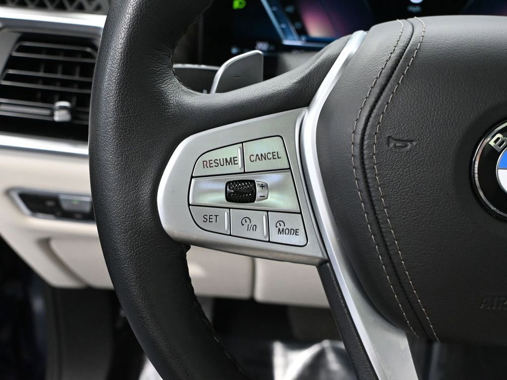 Used 2023 BMW X7 xDrive40i w/ Executive Package image 32