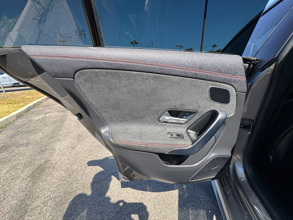 Used 2023 Mercedes-Benz CLA 250 image 21