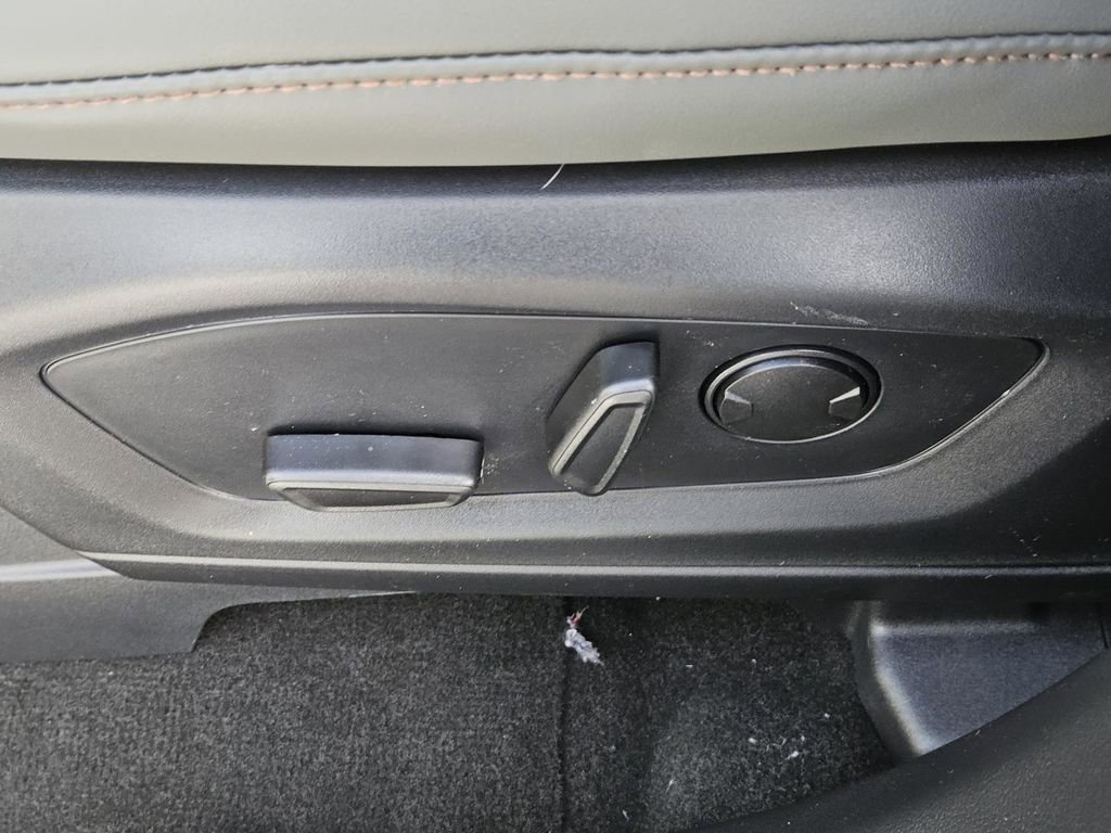 New 2026 Ford Explorer Active w/ Active Comfort Package RWD image 26