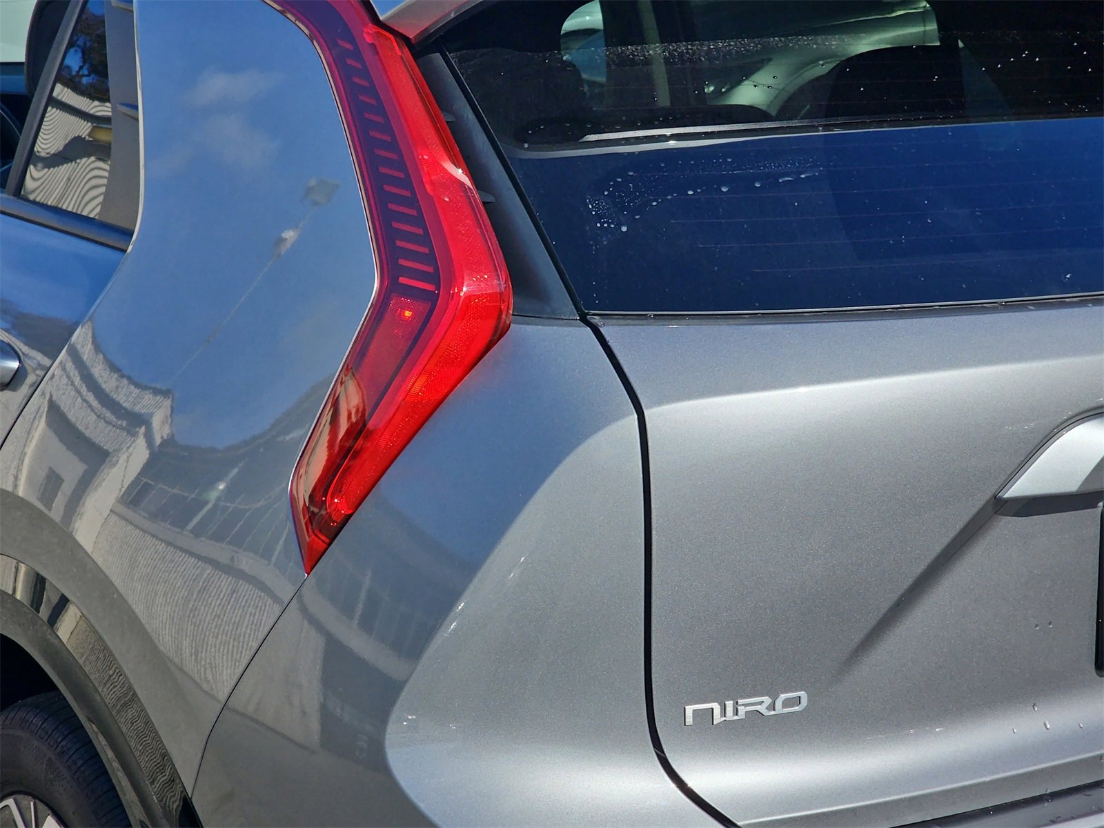 Used 2025 Kia Niro Wind image 35