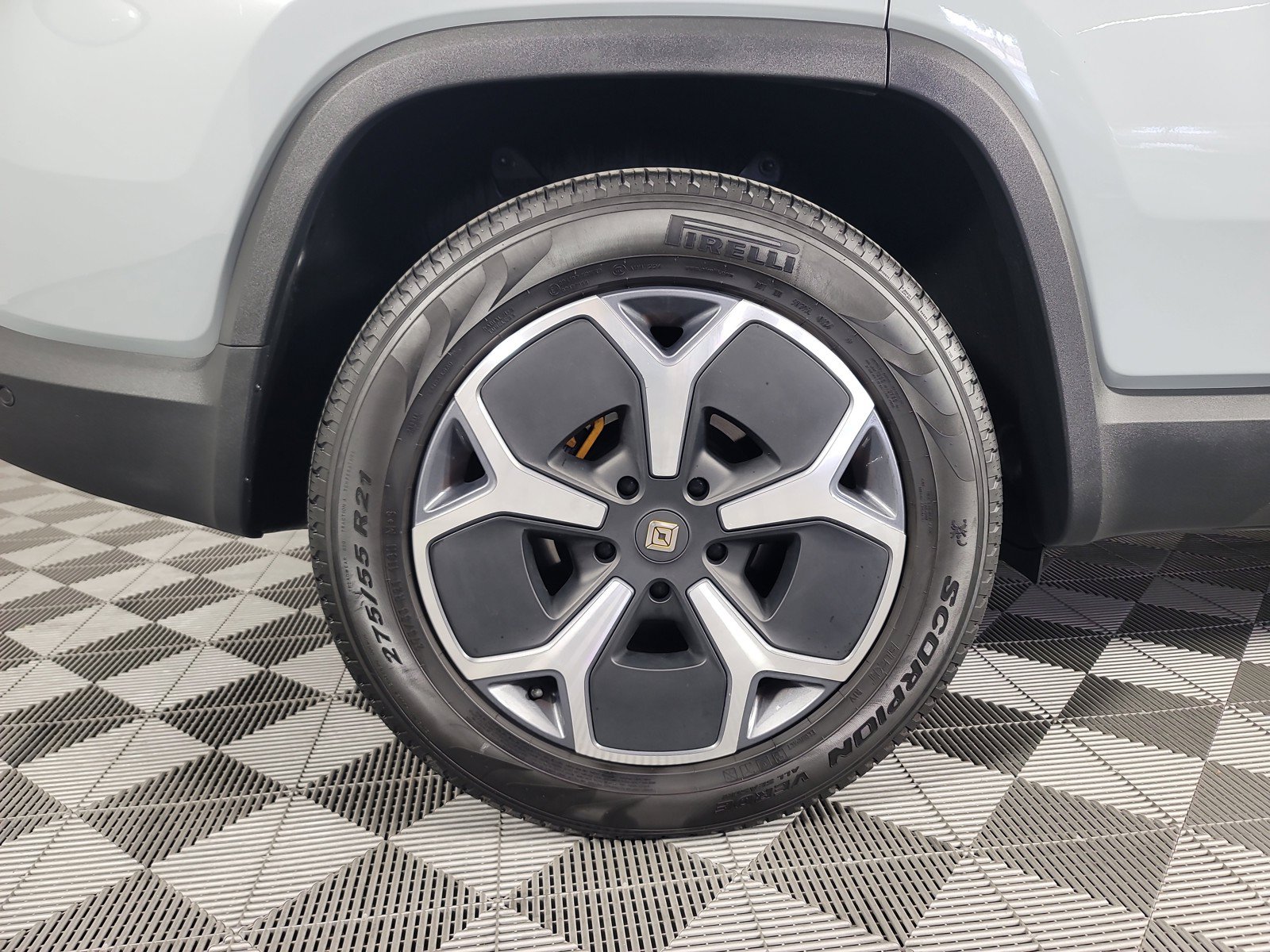 Used 2024 Rivian R1S Adventure AWD/4WD image 12