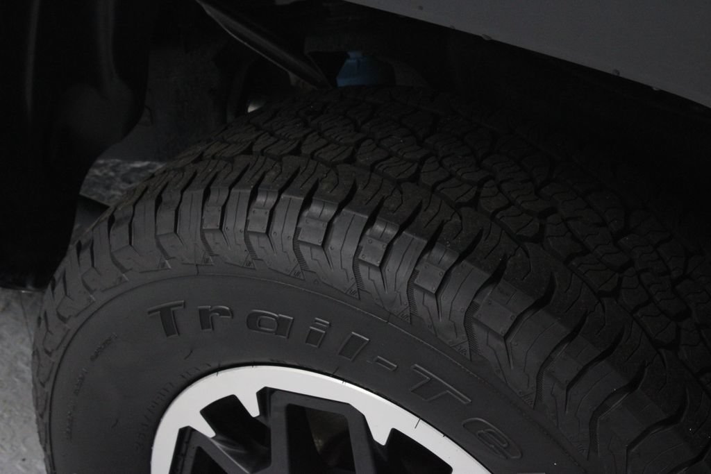Used 2025 Toyota Tacoma TRD Off-Road AWD/4WD image 16