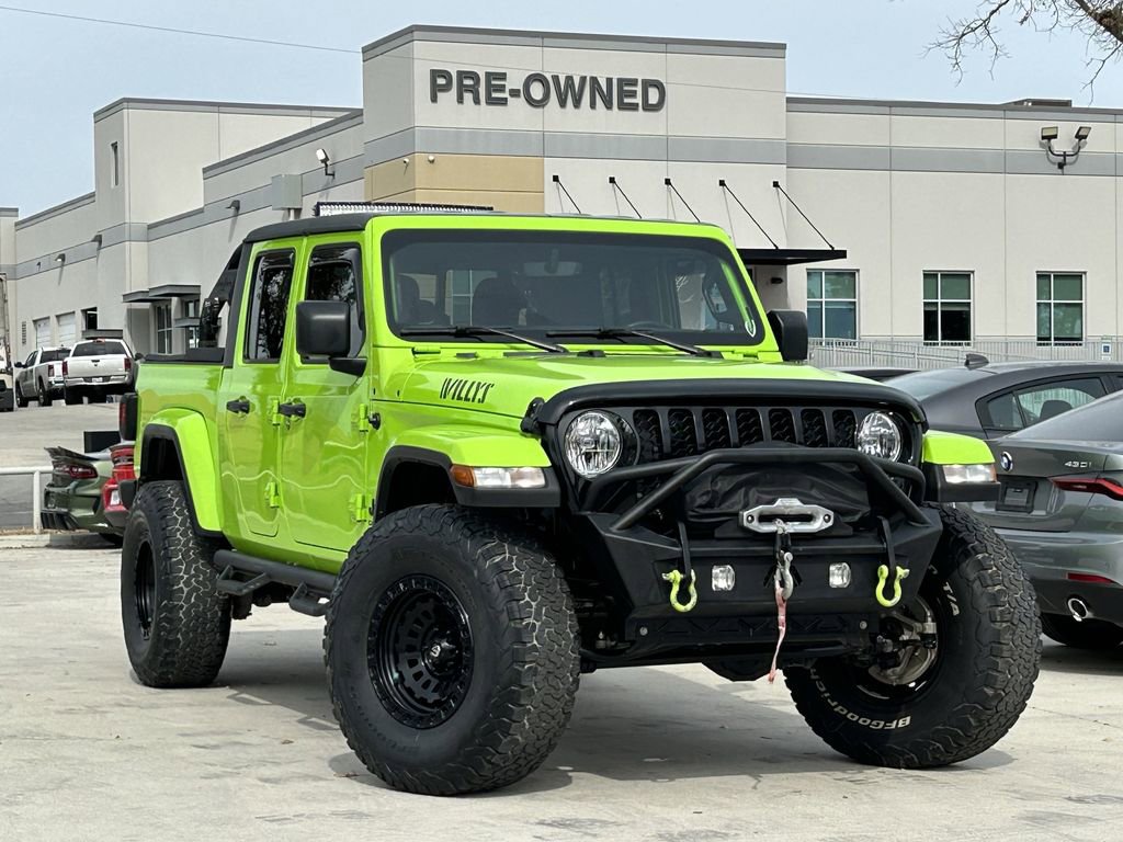 Certified 2021 Jeep Gladiator Willys image 2