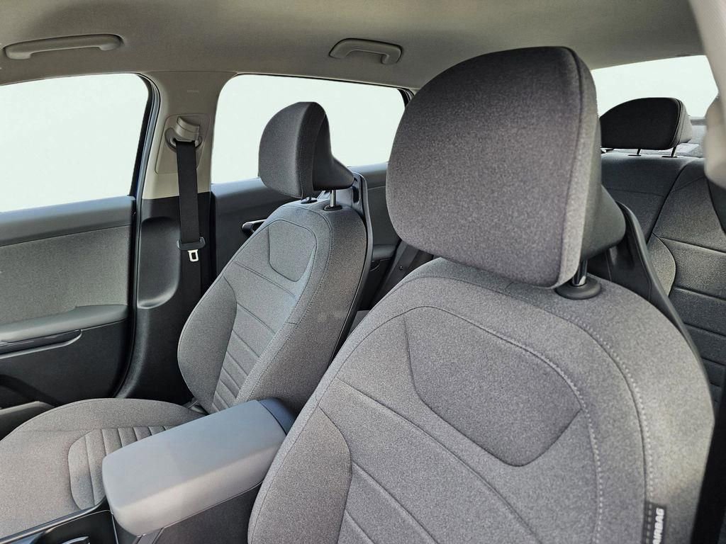 New 2025 Kia K4 EX image 18