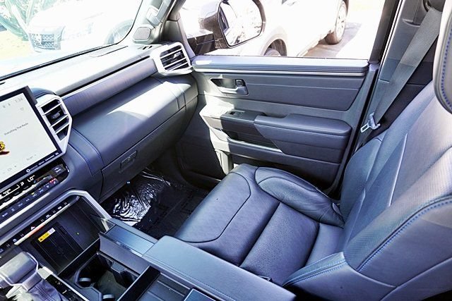 Used 2023 Toyota Sequoia Platinum AWD/4WD image 37