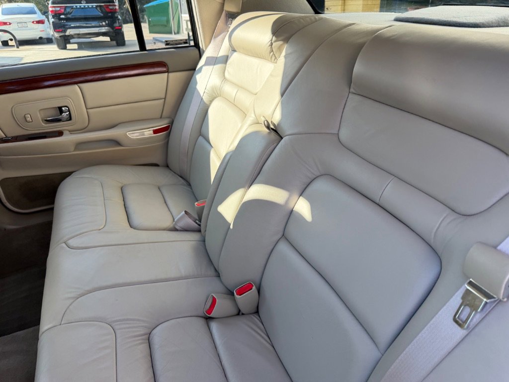 Used 1999 Cadillac De Ville Base image 16