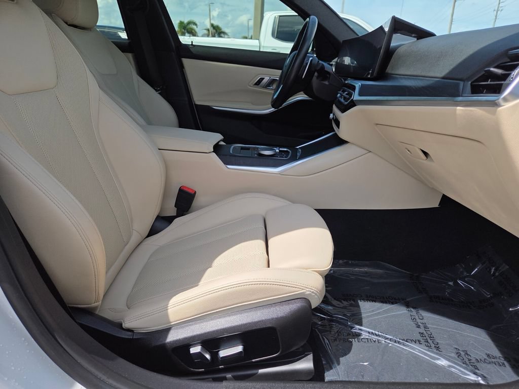Used 2023 BMW 330e w/ Driving Assistance Package RWD image 15