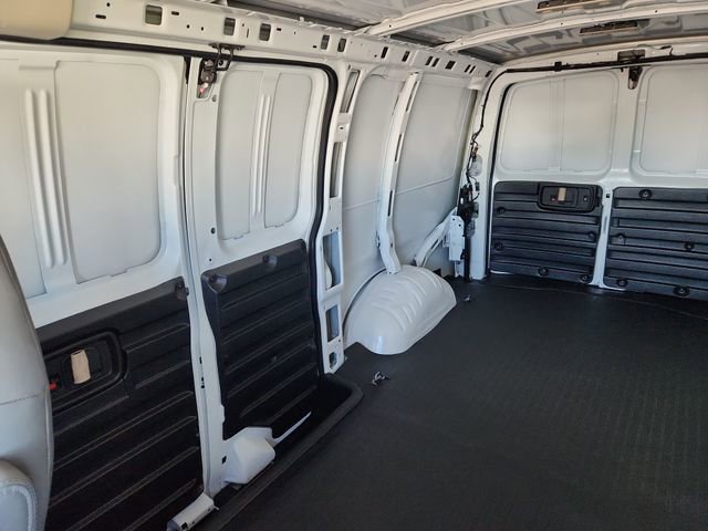 New 2025 Chevrolet Express 3500 w/ Driver Convenience Package image 27