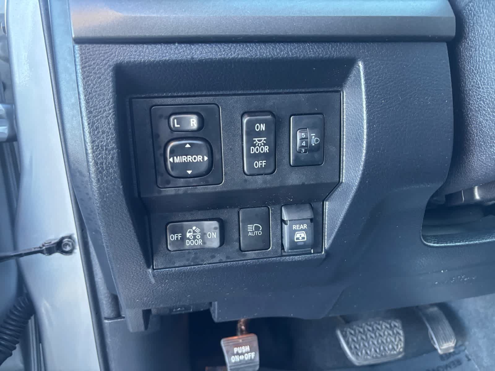 Used 2020 Toyota Tundra 4x4 CrewMax image 25