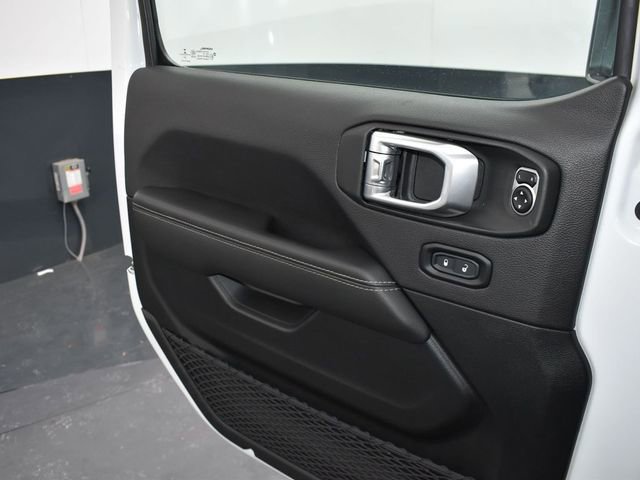 Used 2021 Jeep Wrangler Unlimited Sahara w/ Uconnect 4C Nav & Sound Group image 19