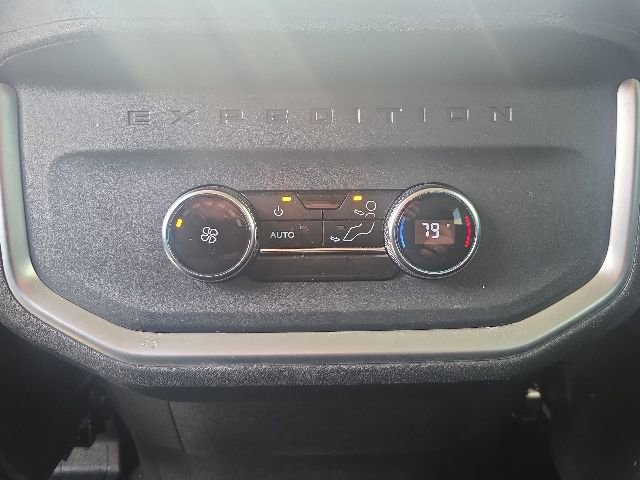 Used 2025 Ford Expedition Max Active AWD/4WD image 22