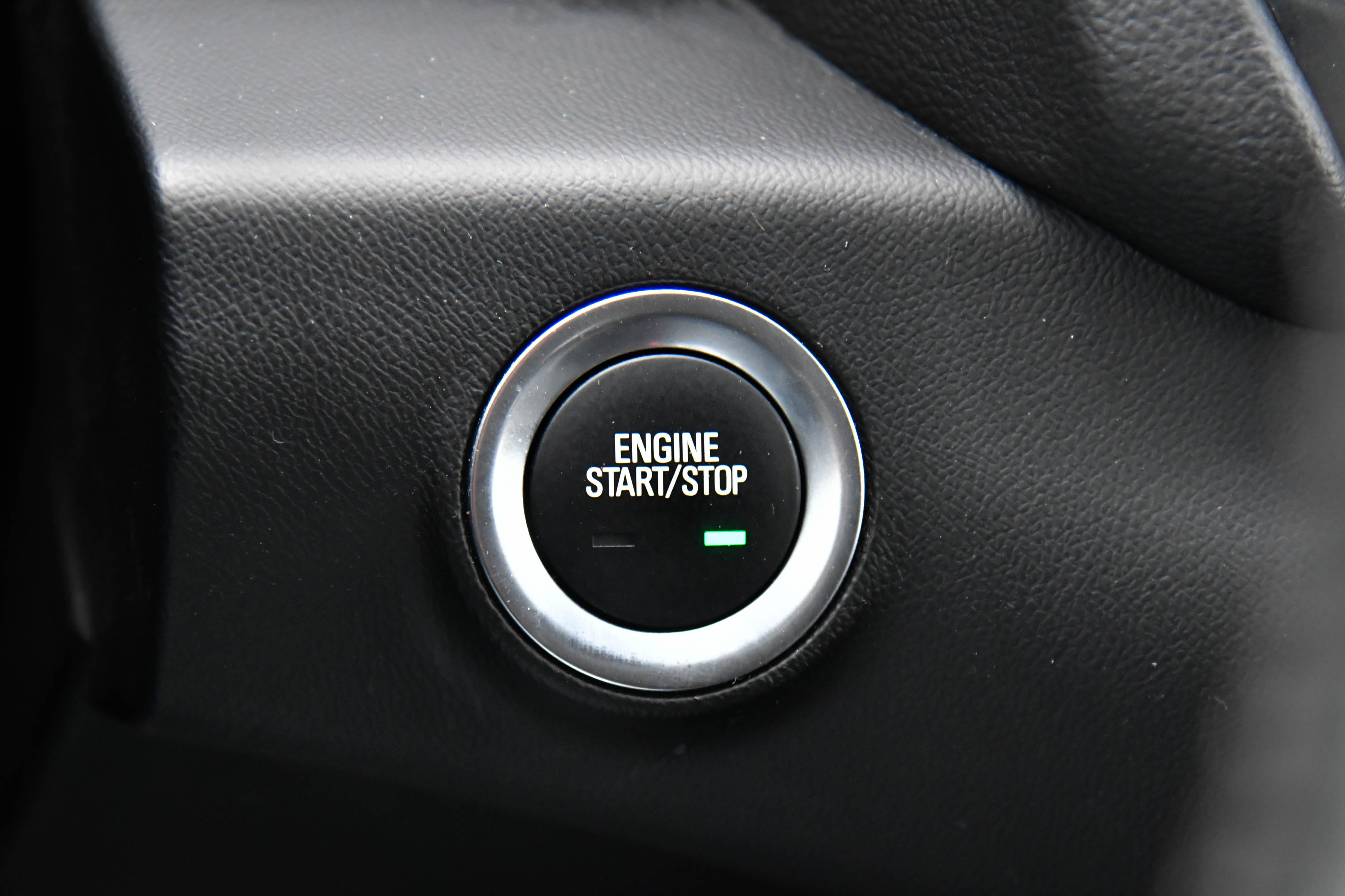 Used 2024 GMC Terrain SLT image 28