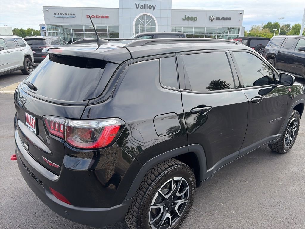 Used 2024 Jeep Compass Trailhawk AWD/4WD image 5
