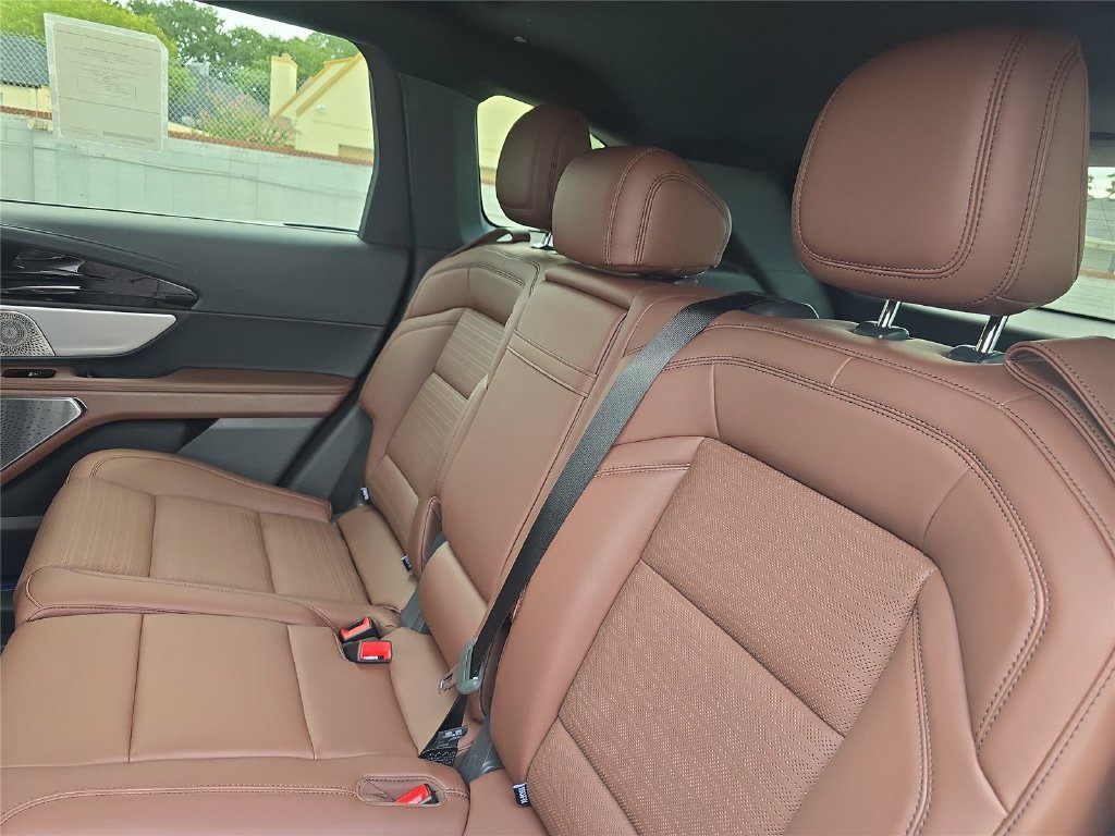 New 2026 Lincoln Nautilus Reserve AWD/4WD image 11