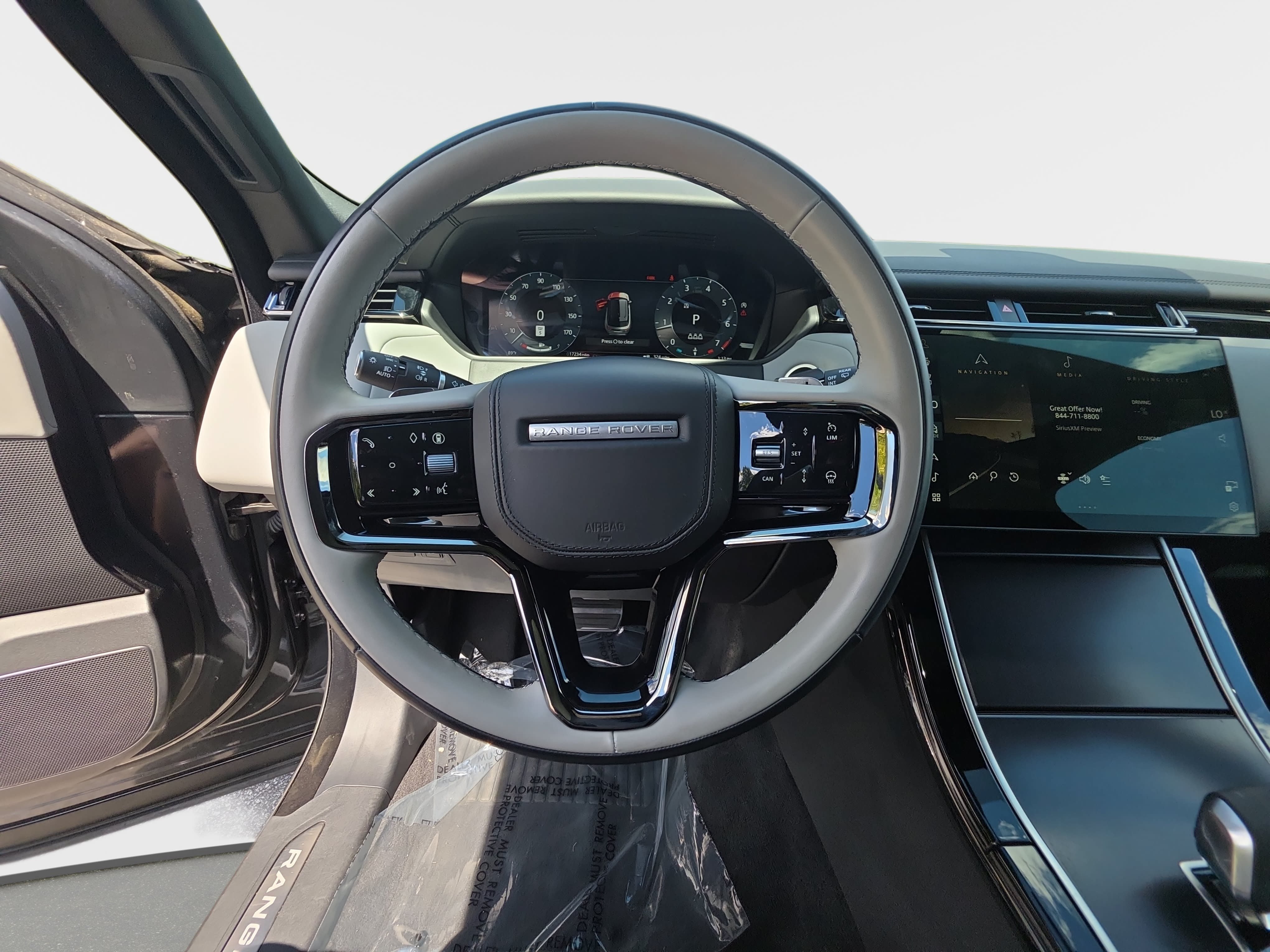 Used 2026 Land Rover Range Rover Velar Dynamic SE AWD/4WD image 16