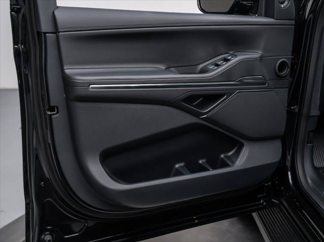New 2026 Lincoln Navigator Premiere AWD/4WD image 24