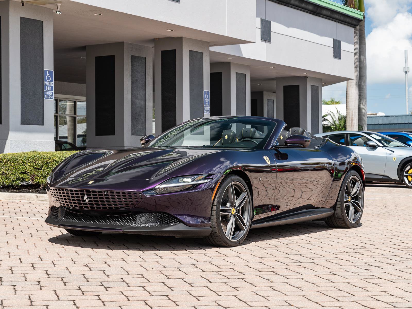 Used 2025 Ferrari Roma Spider RWD image 21