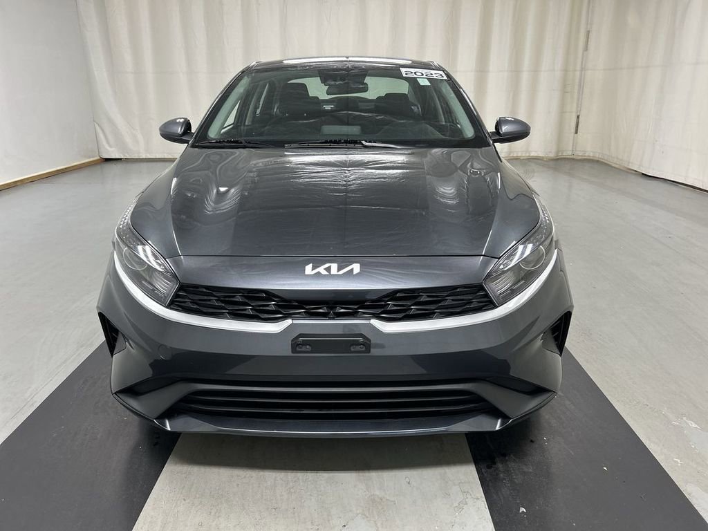 Certified 2023 Kia Forte LXS FWD image 3