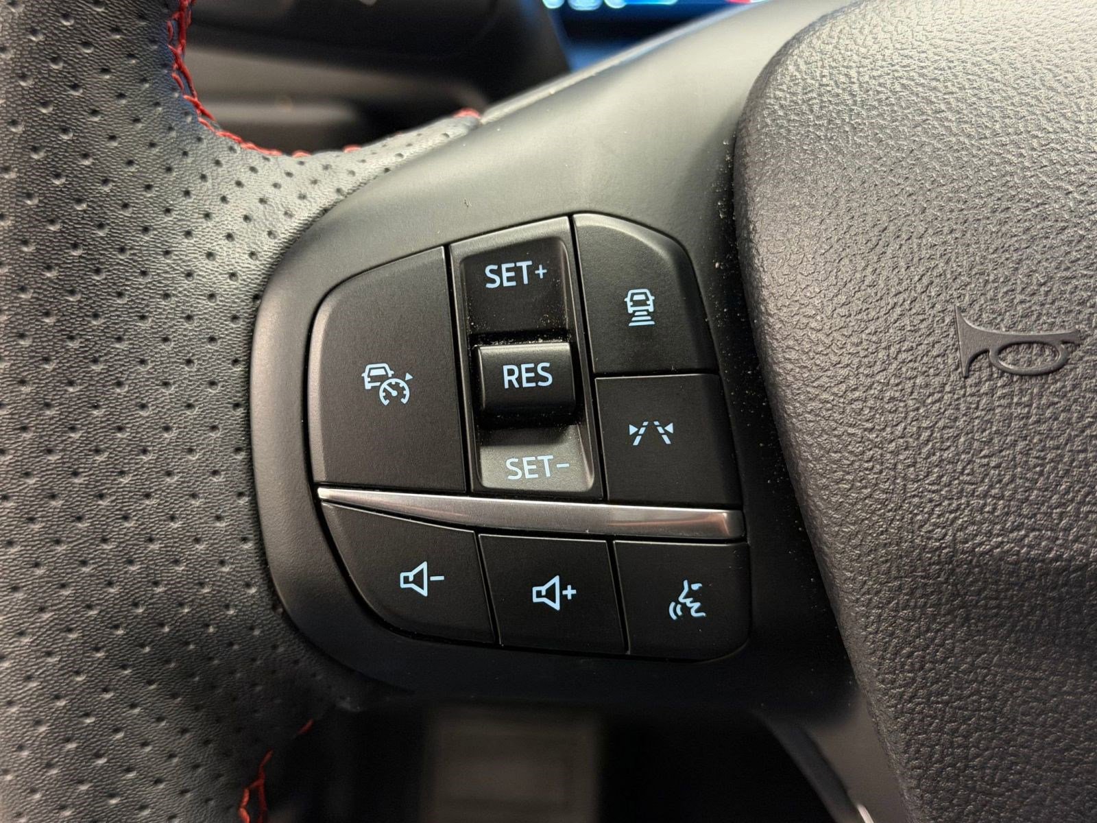 Certified 2023 Ford Escape ST-Line Elite AWD/4WD image 14