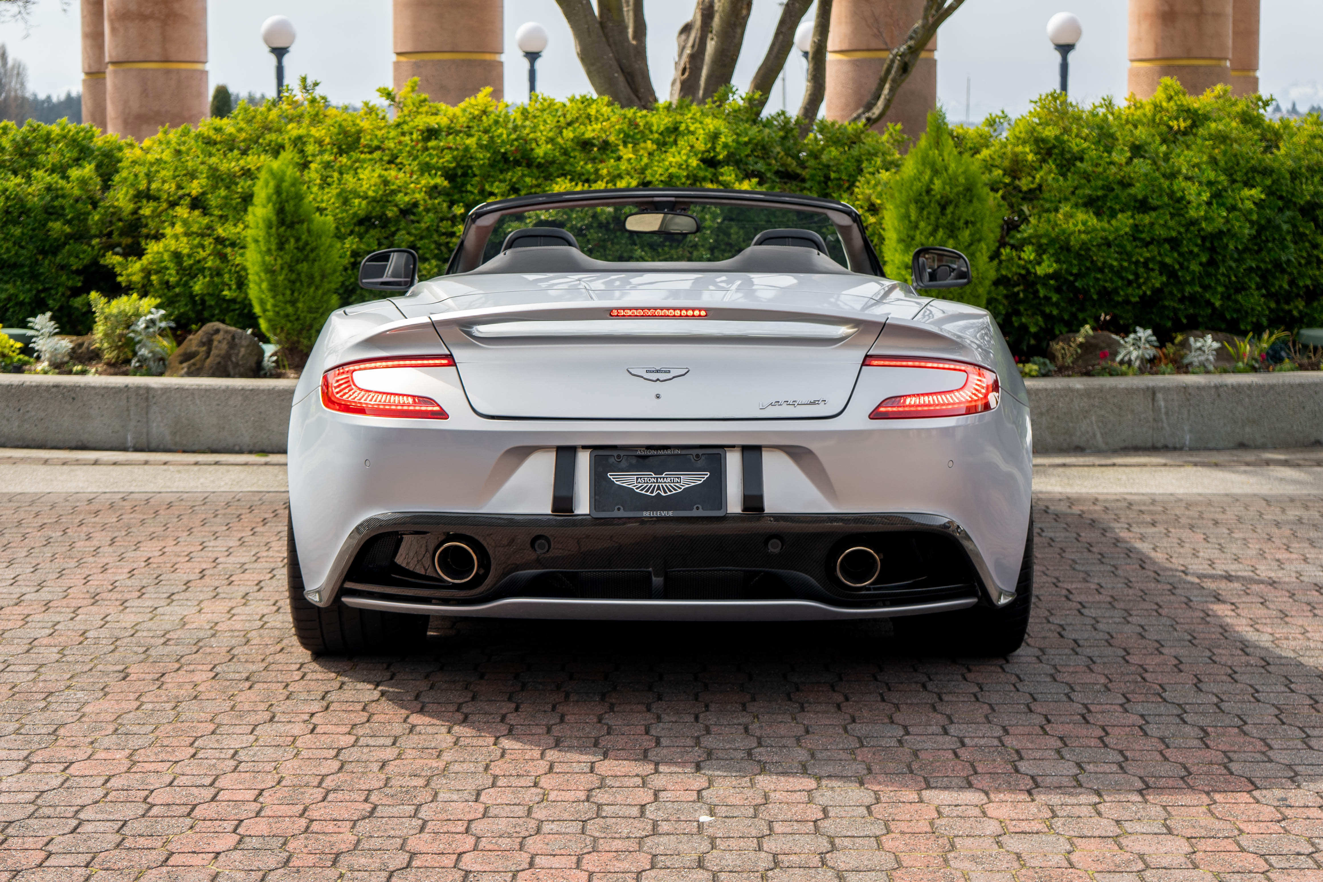Used 2016 Aston Martin Vanquish Volante image 47