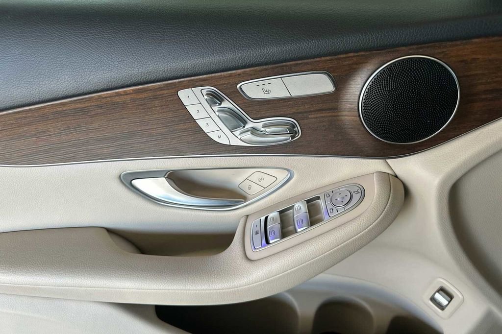 Certified 2022 Mercedes-Benz GLC 300 4MATIC w/ Premium Package Lite image 13