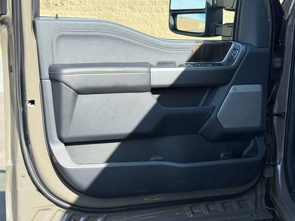 New 2026 Ford F250 4x4 Crew Cab Super Duty image 16