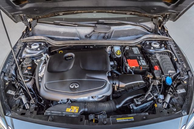 Used 2017 INFINITI QX30 Premium w/ Navigation Package FWD image 16