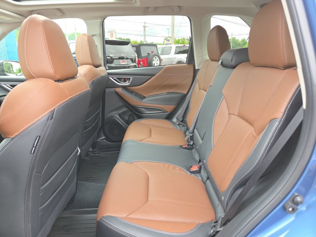 Used 2024 Subaru Forester Touring w/ Convenience Package AWD/4WD image 21