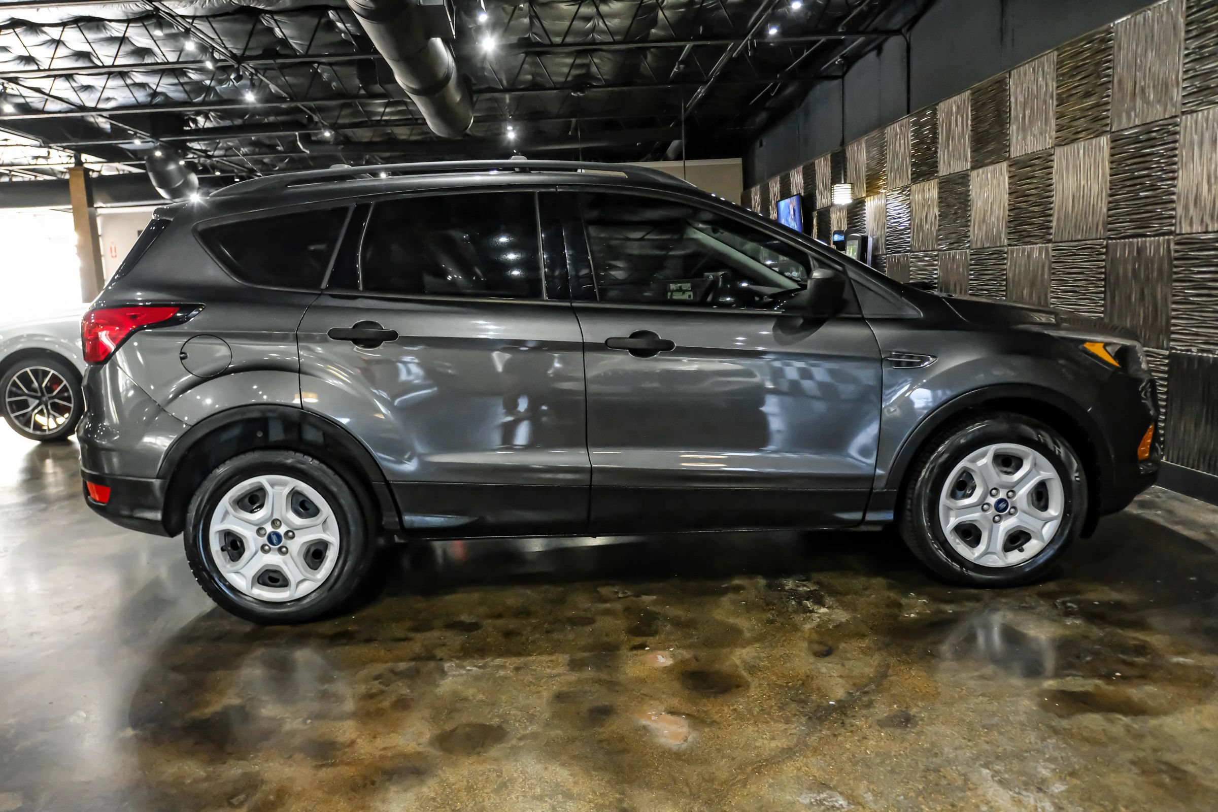 Used 2019 Ford Escape S FWD image 7