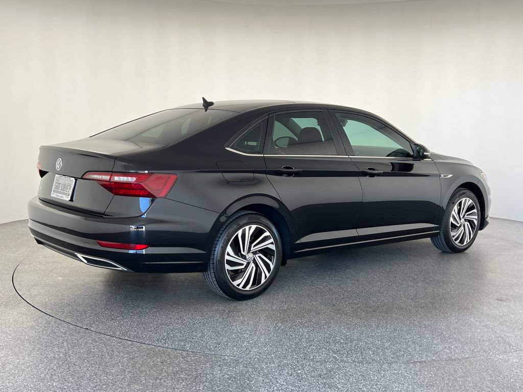 Used 2021 Volkswagen Jetta SEL Premium FWD image 3