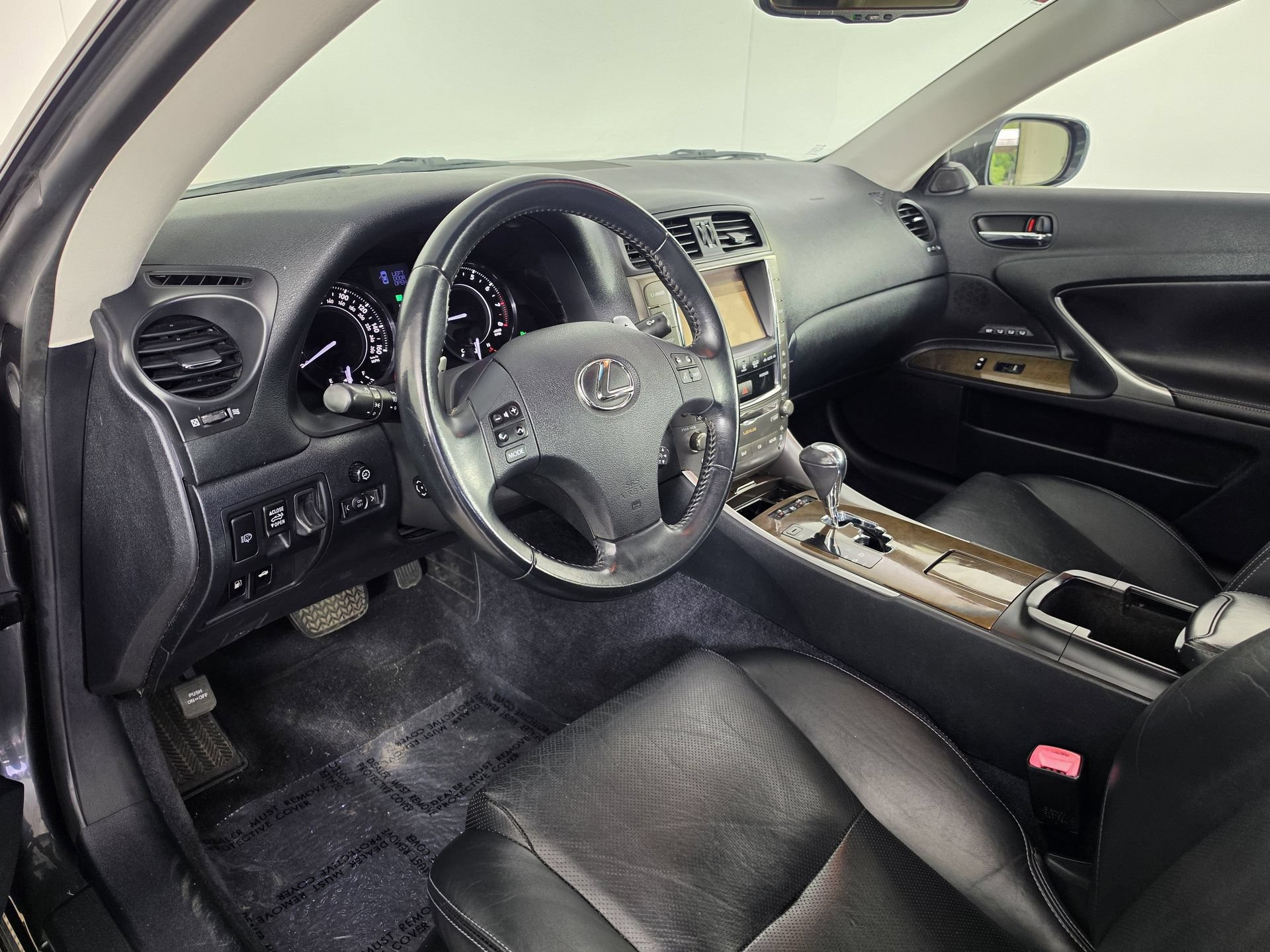 Used 2010 Lexus IS 350C RWD image 13
