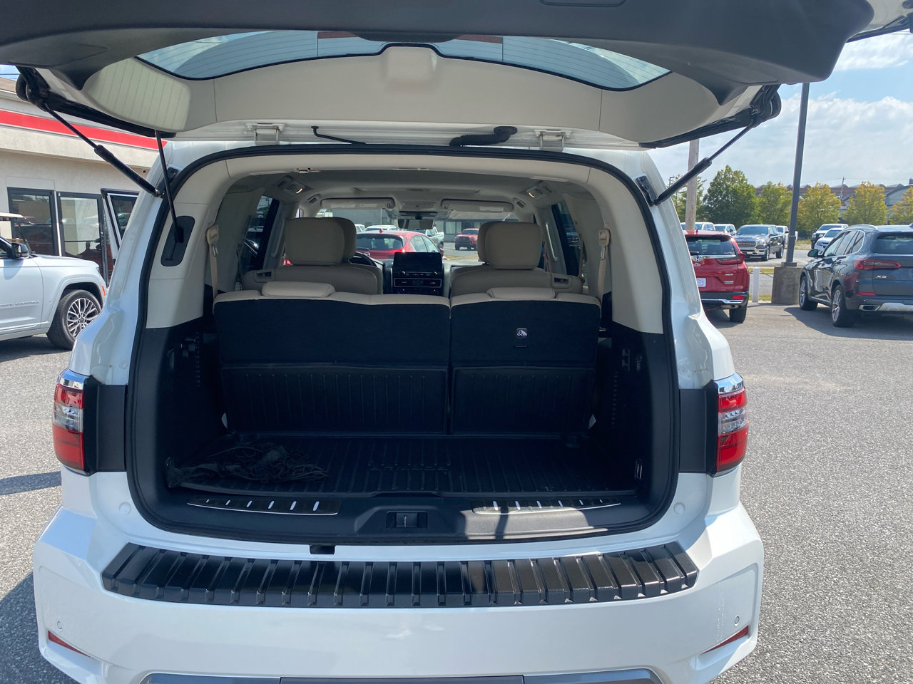 Used 2024 Nissan Armada Platinum w/ Captain's Chairs Package image 15