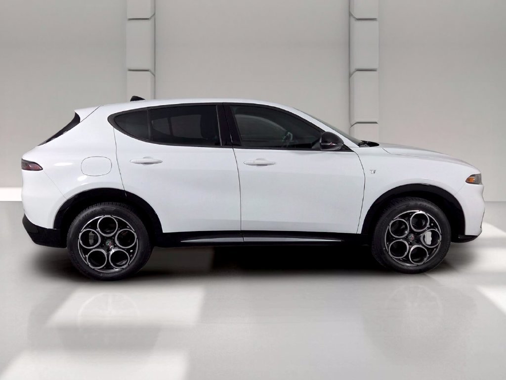 Used 2024 Alfa Romeo Tonale Ti AWD/4WD image 4