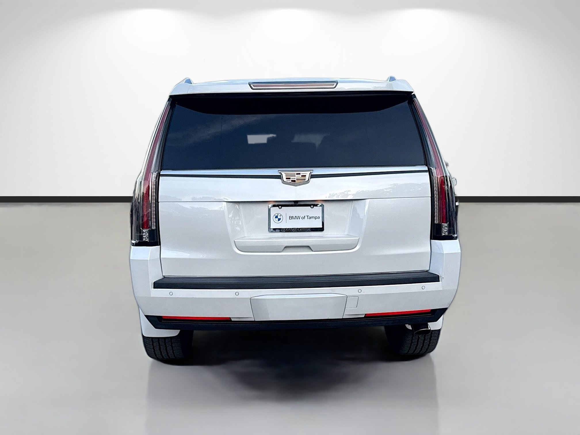 Used 2016 Cadillac Escalade Luxury RWD image 4