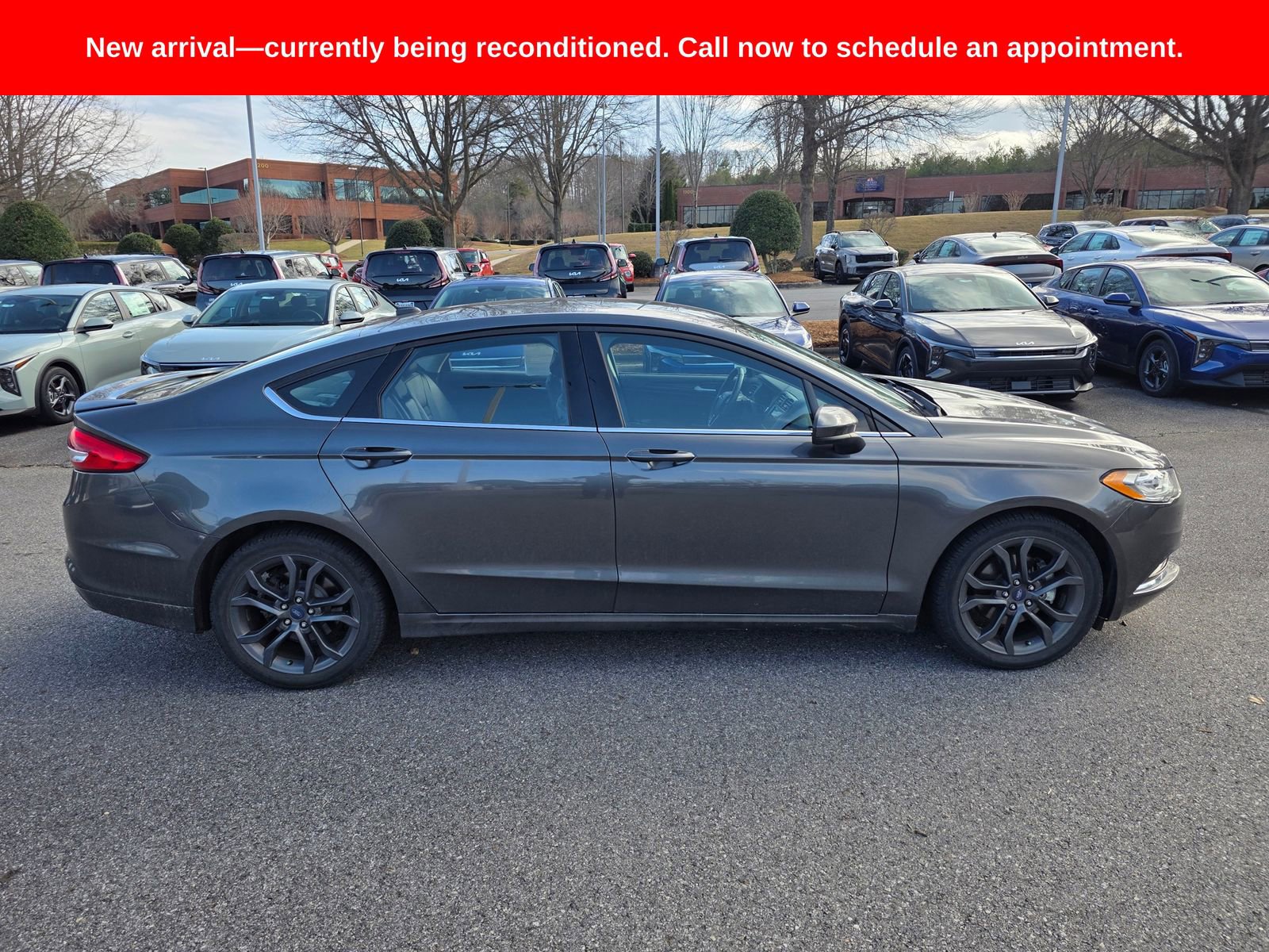 Used 2018 Ford Fusion SE w/ Equipment Group 201A image 6