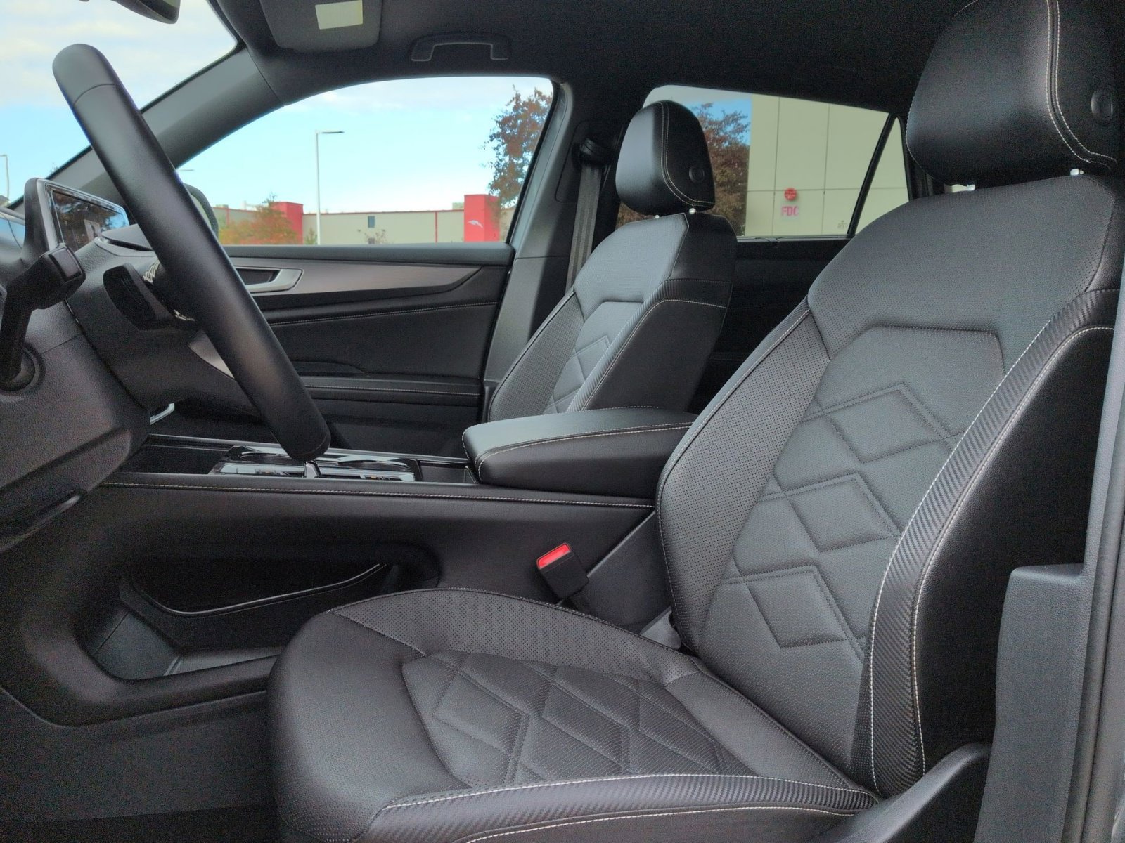 Used 2025 Volkswagen Atlas Cross Sport SE image 13