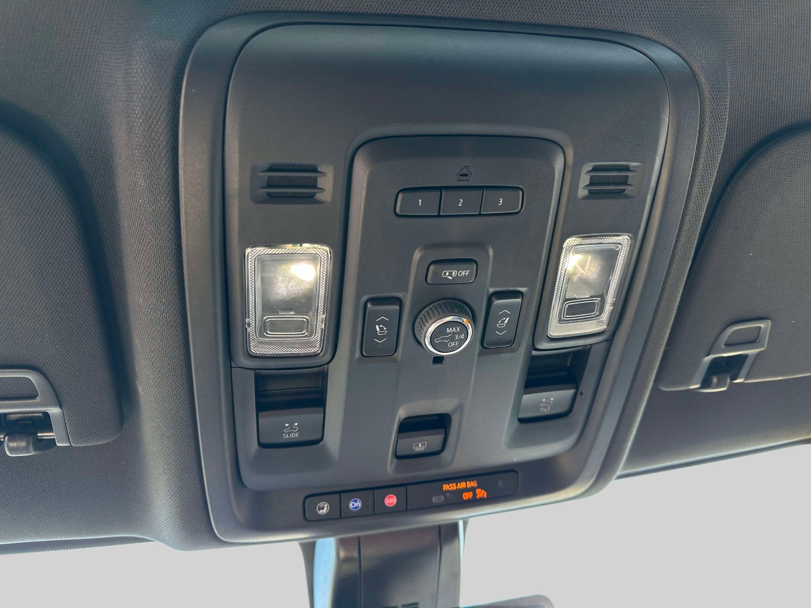 Used 2022 Chevrolet Tahoe Z71 w/ Luxury Package image 33