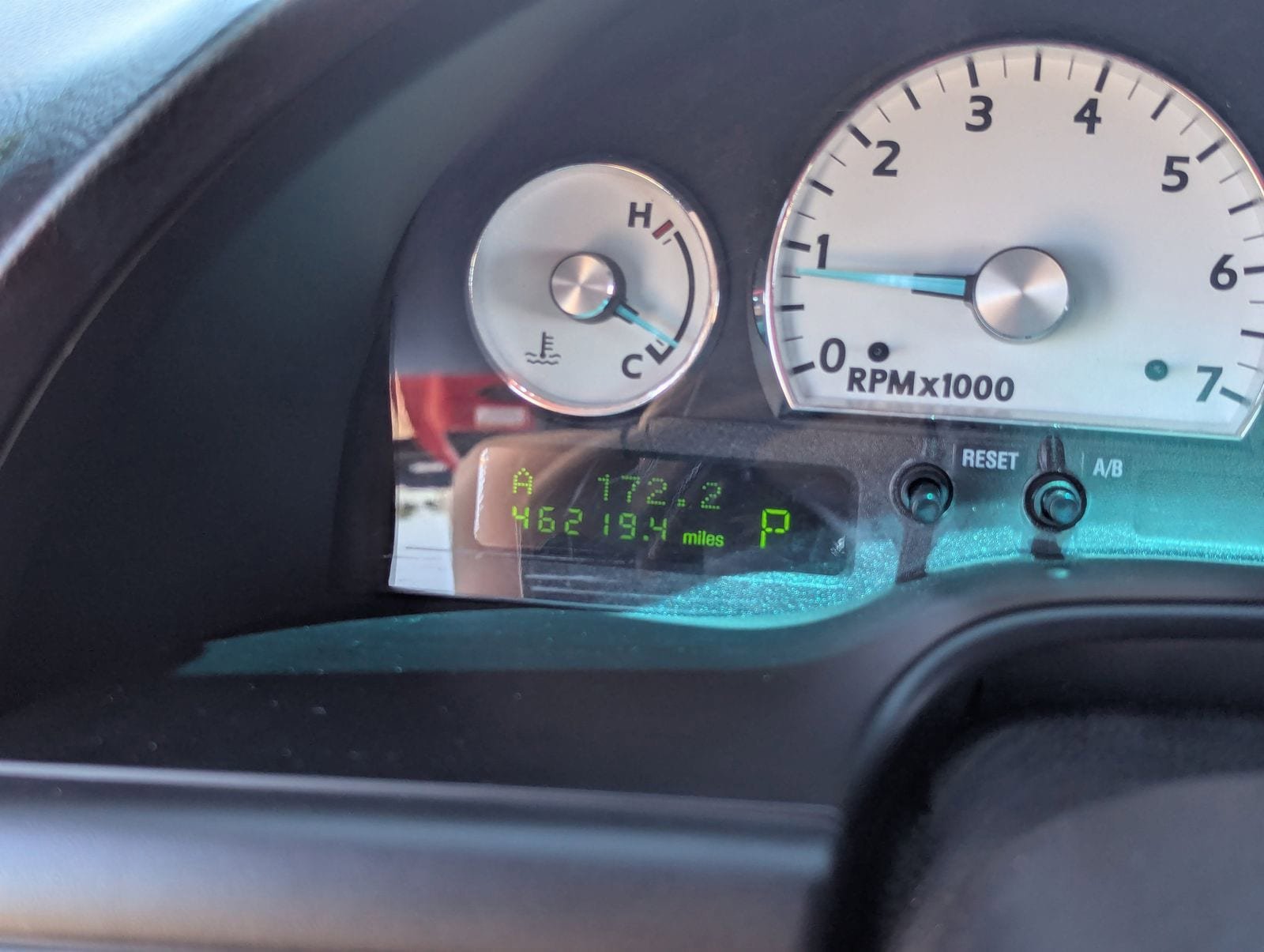 Used 2003 Ford Thunderbird image 27