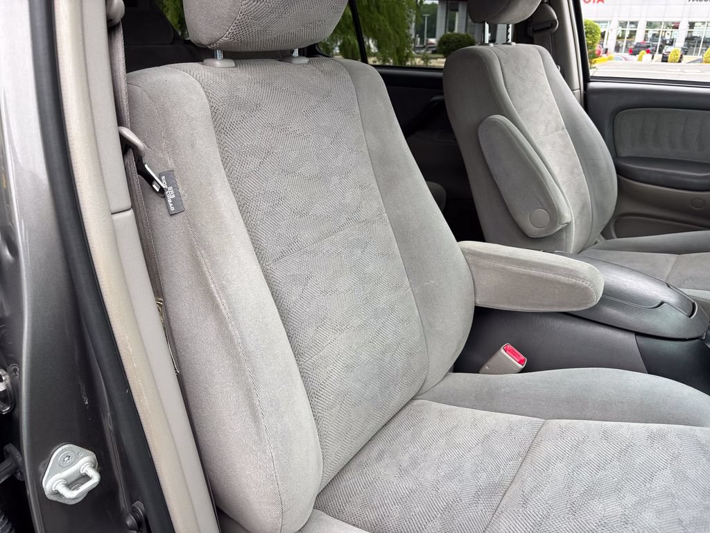 Used 2006 Toyota Sequoia SR5 AWD/4WD image 33